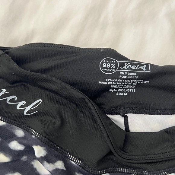 DISCONTINUED Women's Ocean Ramsey 8oz. Whale Shark Print Sport Capri - Picture 6 of 8